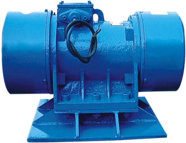 料倉(cāng)壁振動(dòng)器是由振動(dòng)電機(jī)、底座兩部分組成